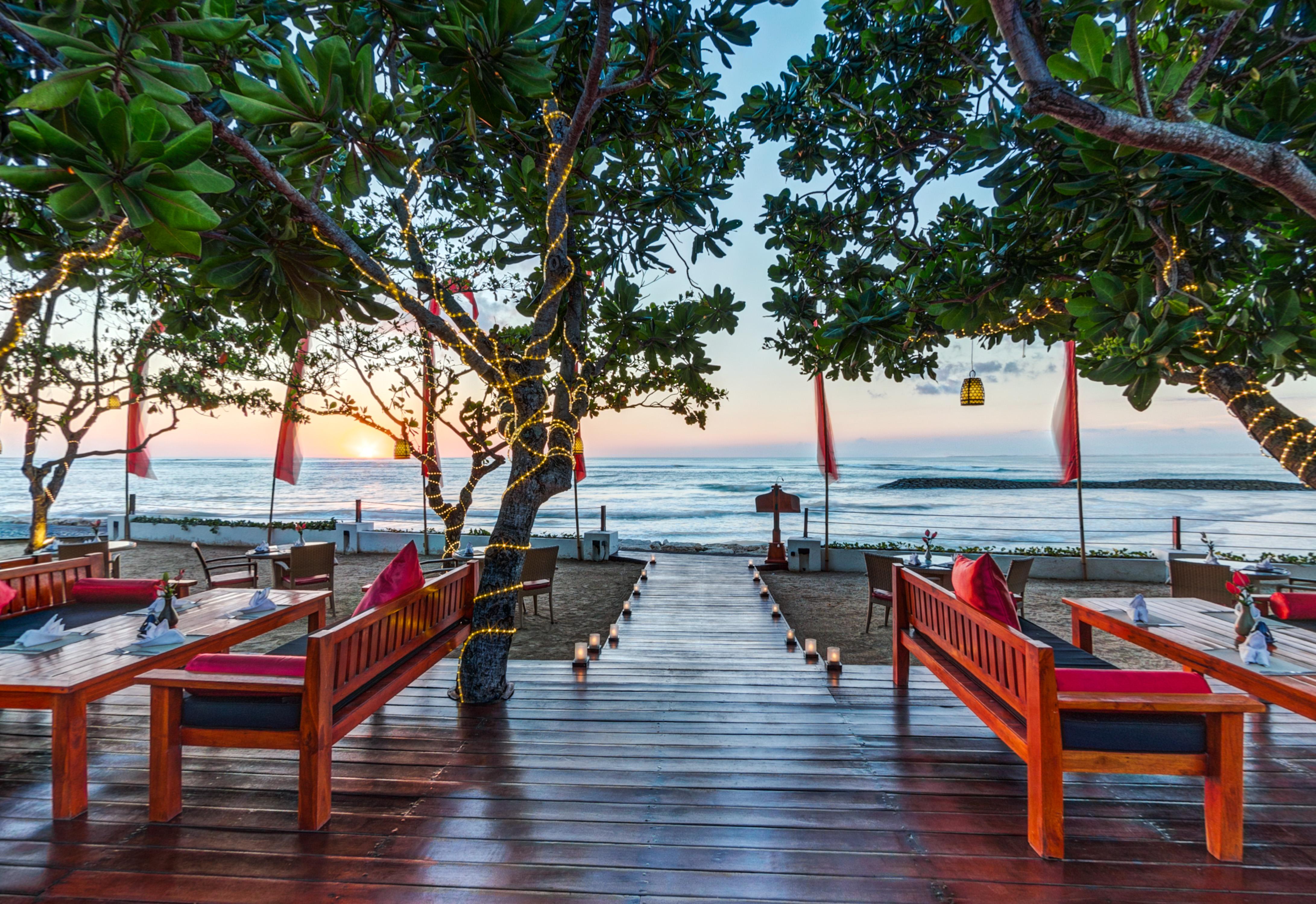 Discovery Kartika Plaza Hotel Kuta  Ngoại thất bức ảnh The Deck at The Standard