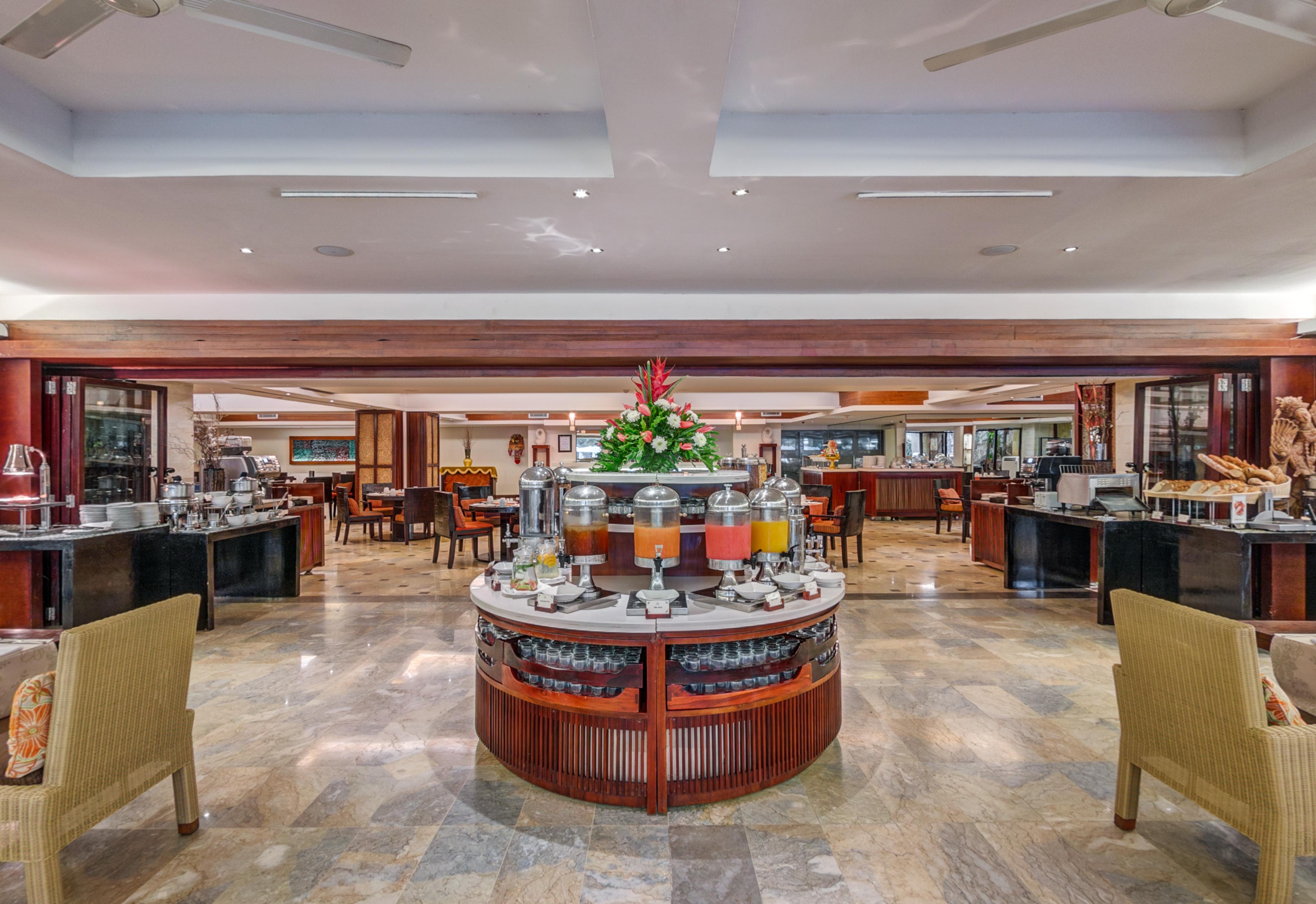 Discovery Kartika Plaza Hotel Kuta  Ngoại thất bức ảnh The restaurant at the hotel