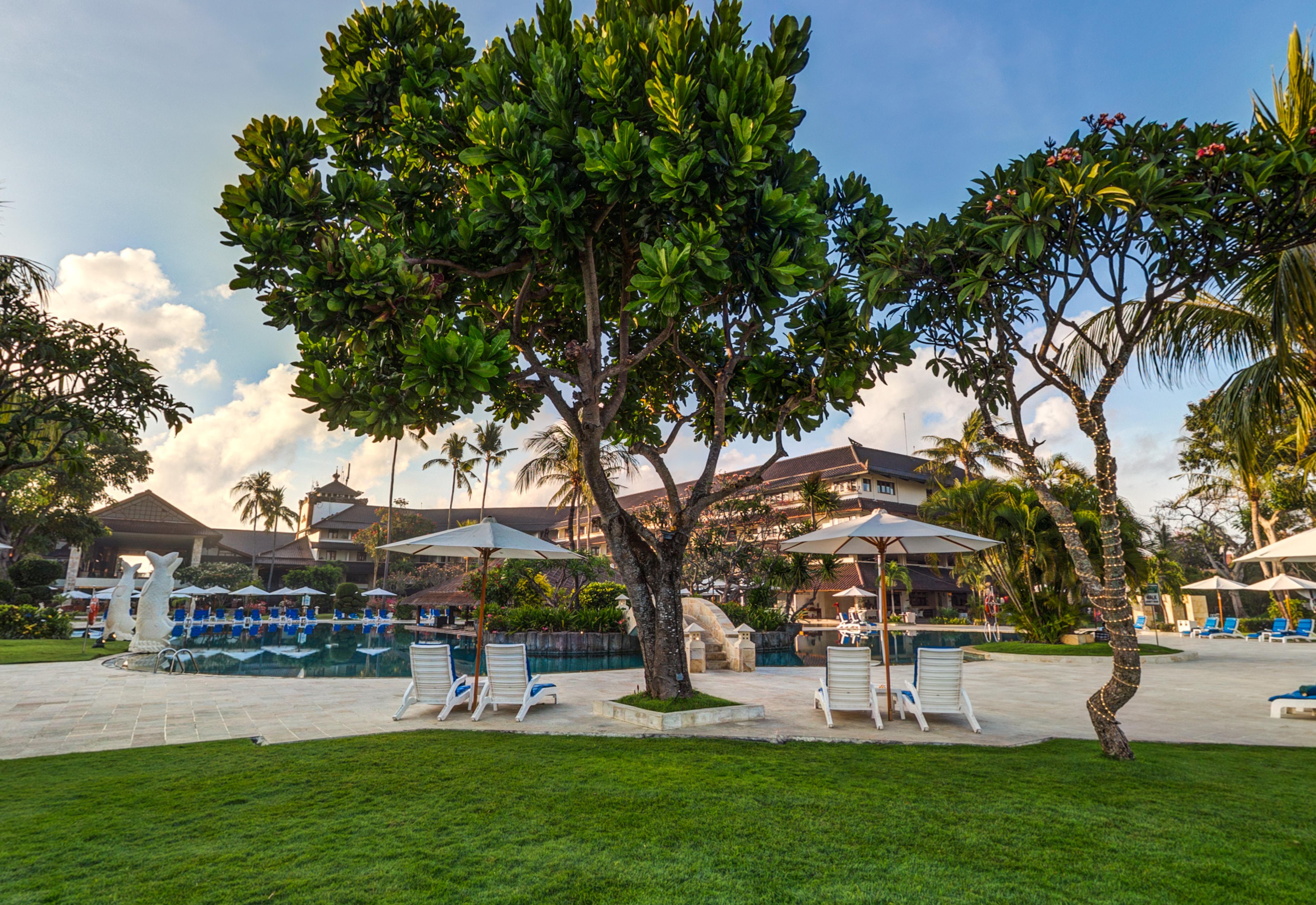 Discovery Kartika Plaza Hotel Kuta  Ngoại thất bức ảnh The pool at the Sheraton Resort