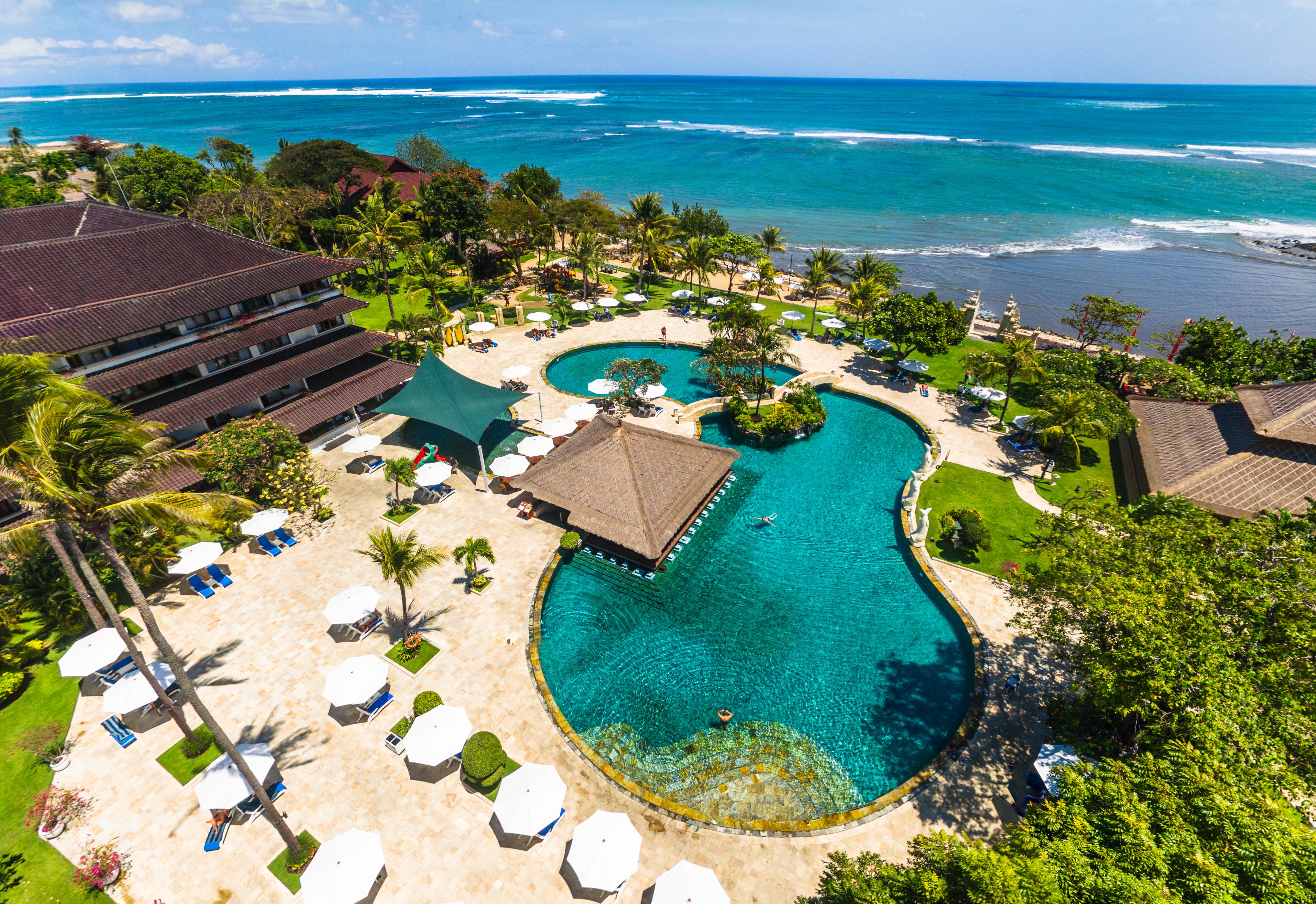Discovery Kartika Plaza Hotel Kuta  Ngoại thất bức ảnh Aerial view of the pool at the InterContinental Resort Bali