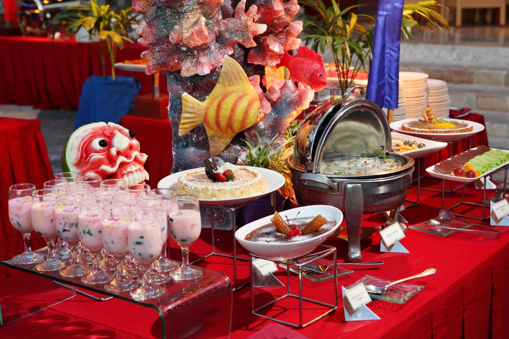 Discovery Kartika Plaza Hotel Kuta  Ngoại thất bức ảnh A buffet table